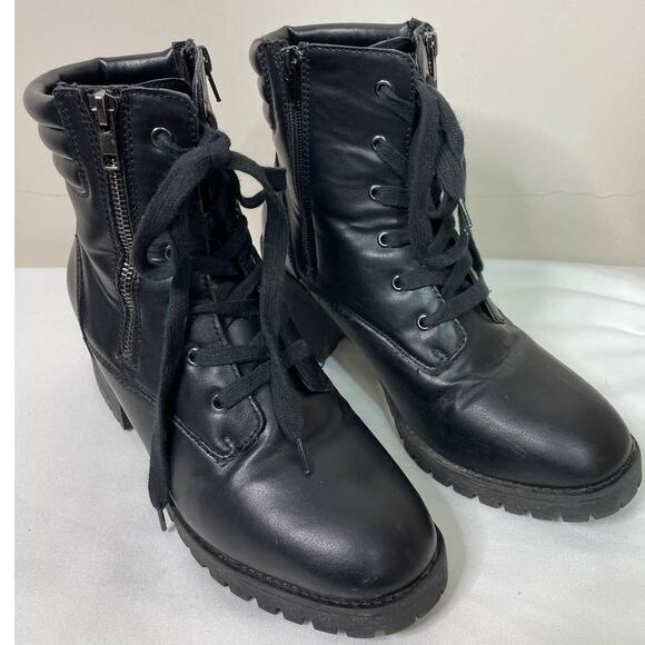Madden Girl Hush Black Lace Up Combat Boots Size 10 - Picture 2 of 7
